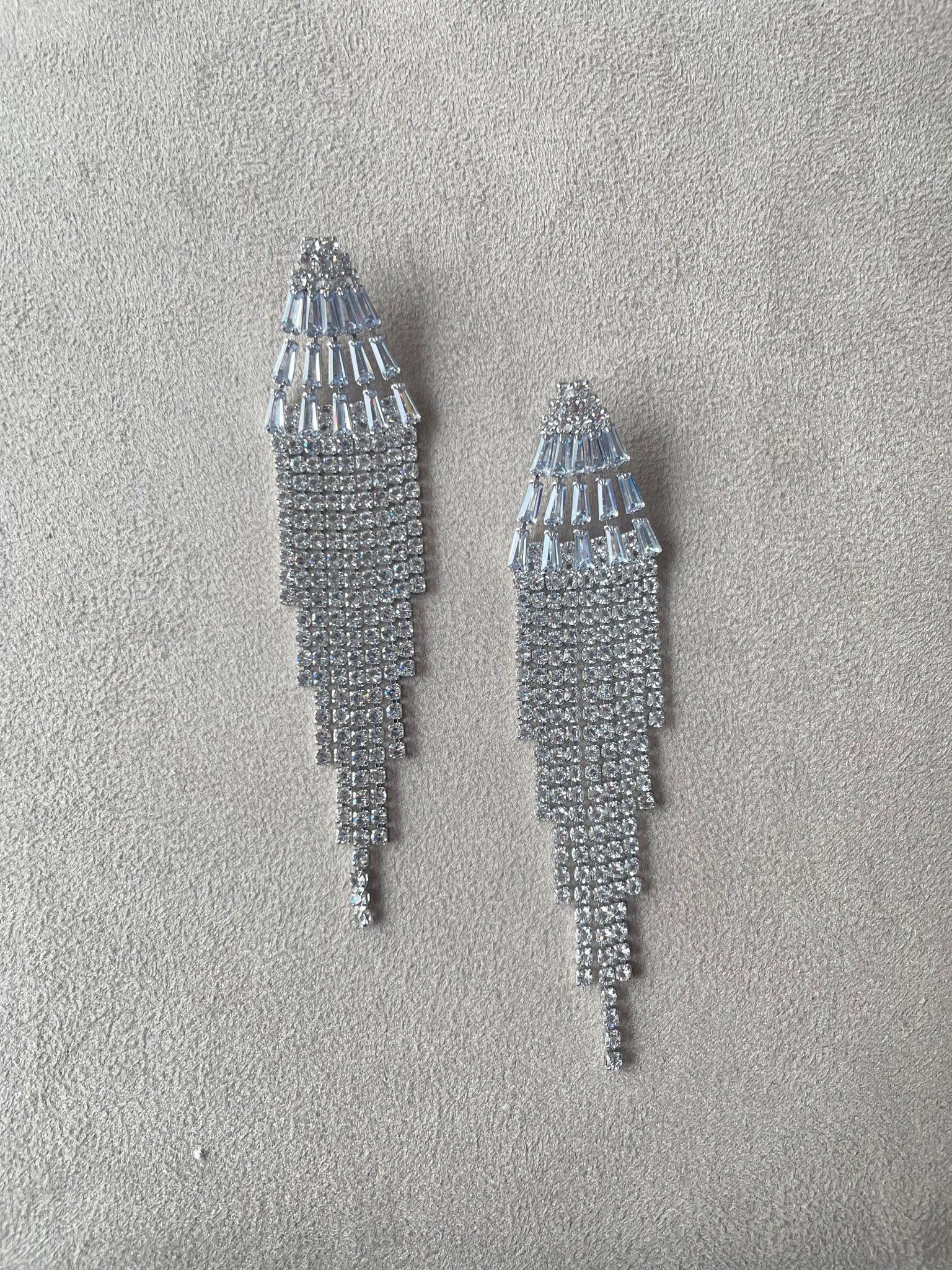 Aretes tassel triangulo plata