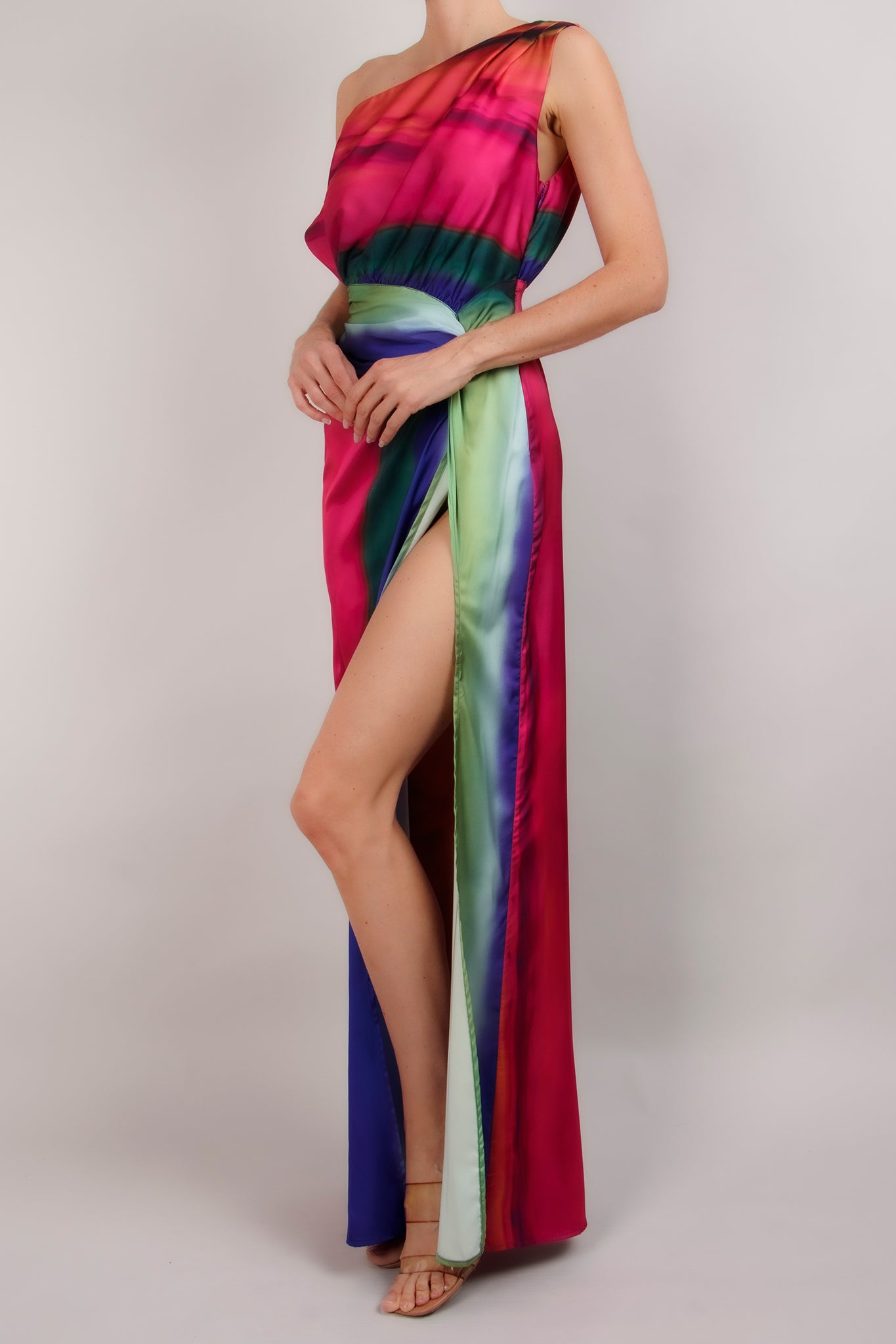 Vestido satin un hombro rainbow