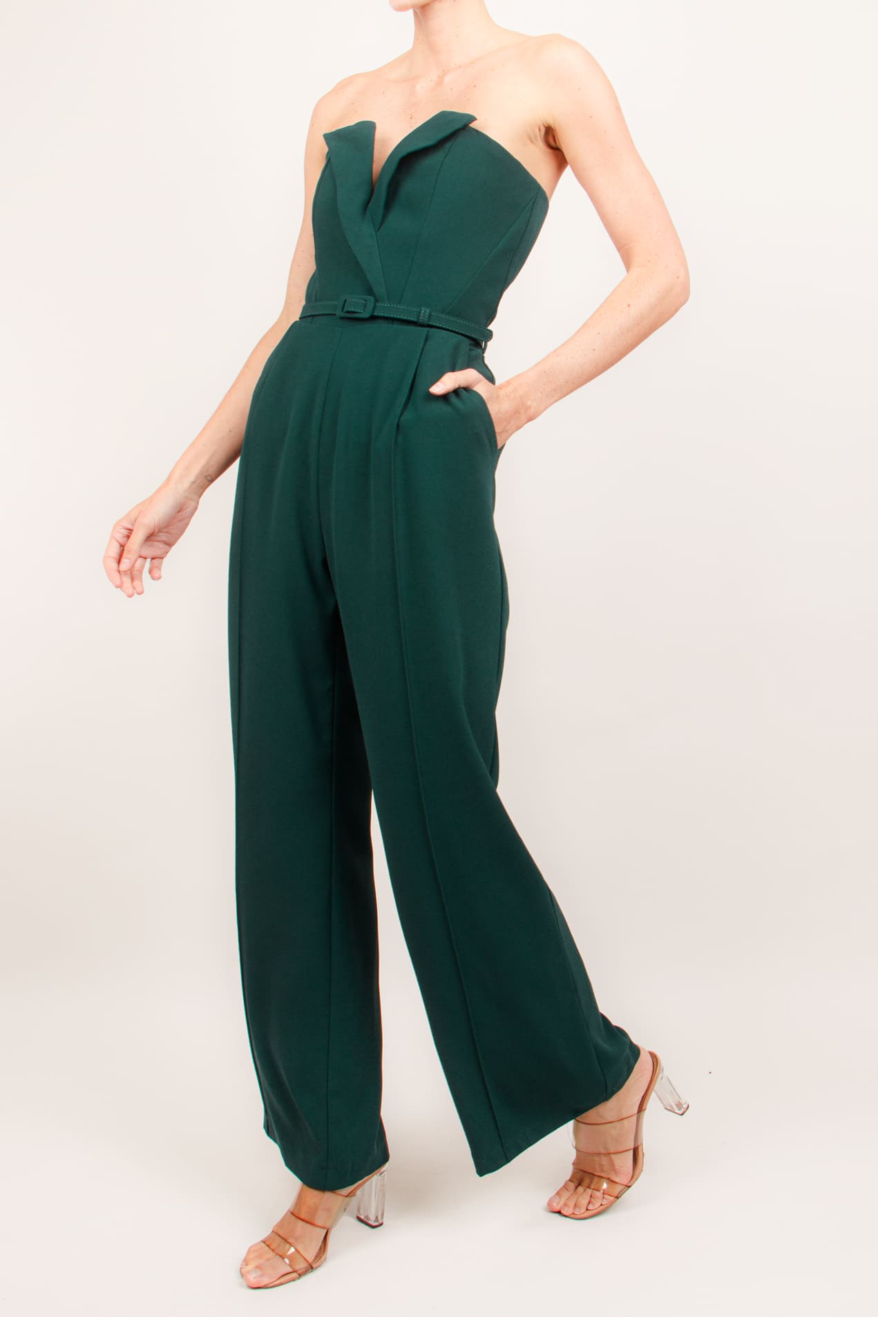 Jumpsuit strapless con cinturón verde