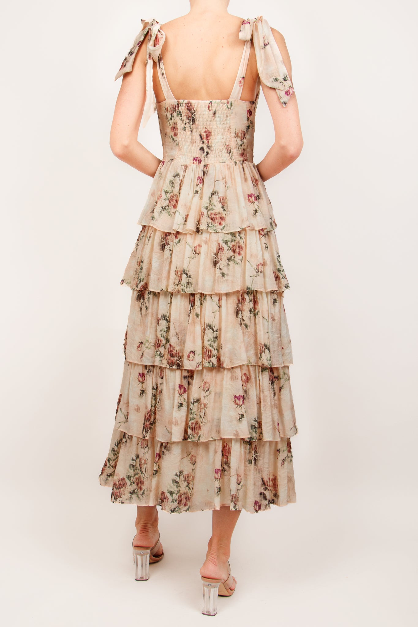 Vestido midi print floral capas durazno