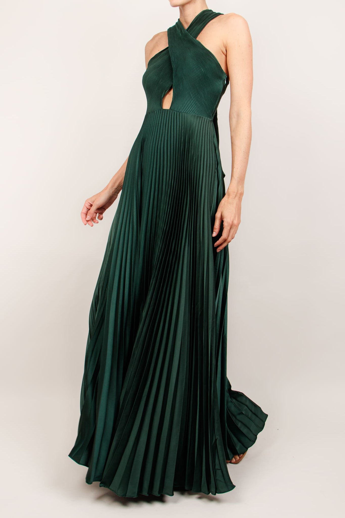 Vestido halter cruzado plisado verde