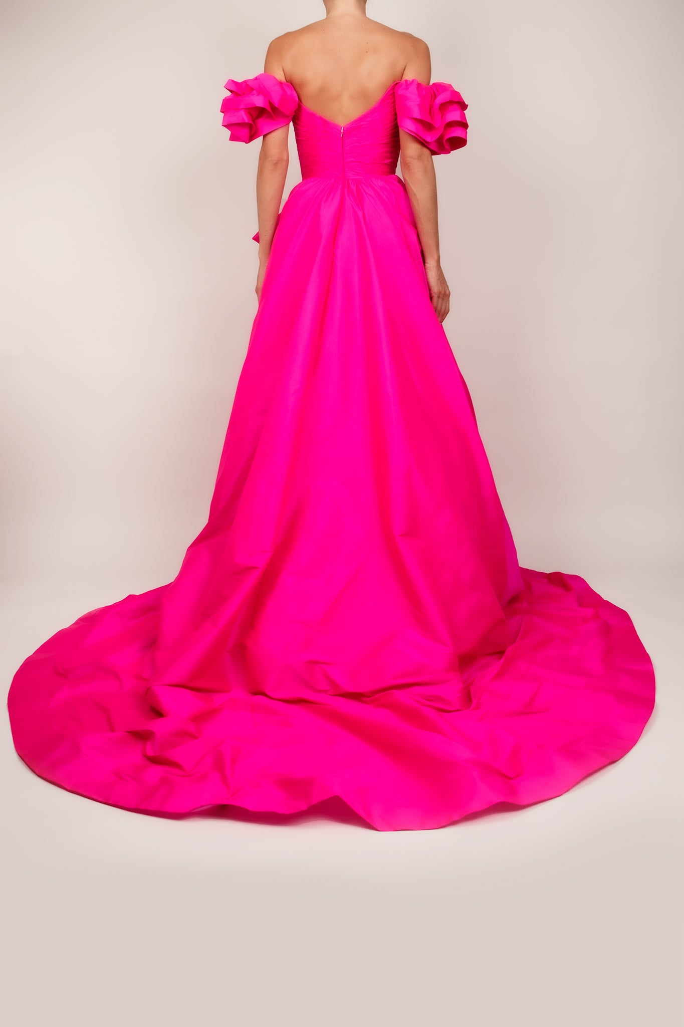 Vestido drapeado princesa fucsia con moño