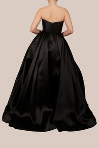 Vestido strapless tipo bustier negro