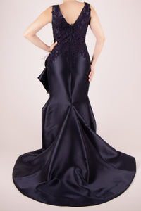 Vestido v tirantes anchos bordado sirena ruffle navy